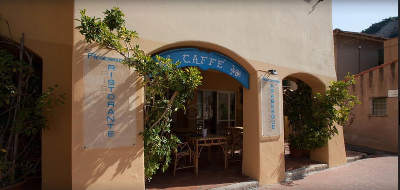 וואריגוטי Hotel Arabesque מראה חיצוני תמונה