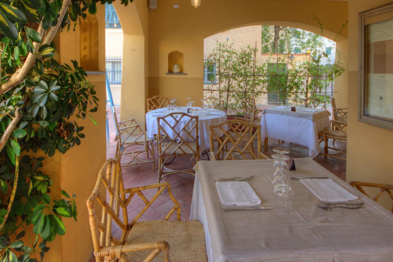 וואריגוטי Hotel Arabesque מראה חיצוני תמונה