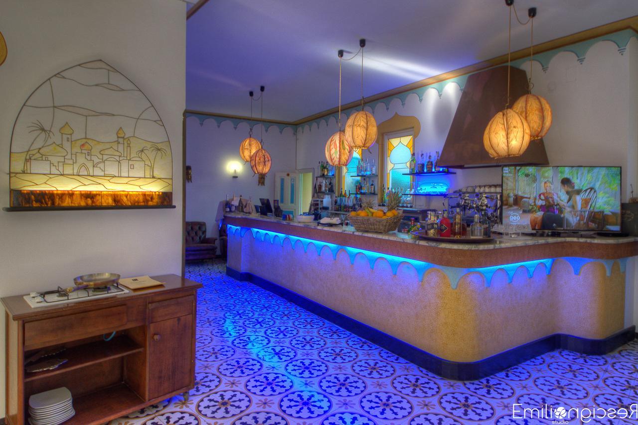 וואריגוטי Hotel Arabesque מראה חיצוני תמונה