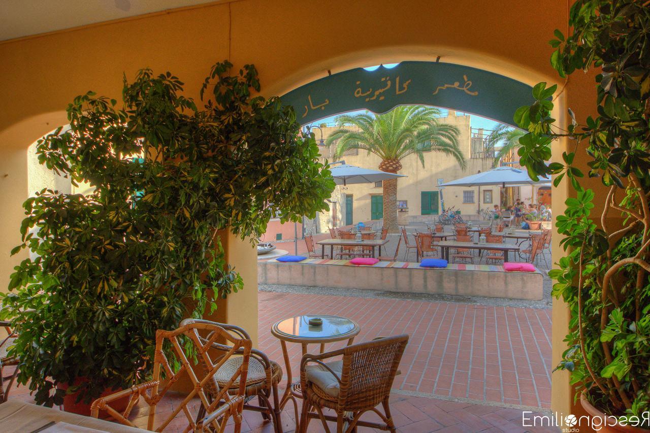 וואריגוטי Hotel Arabesque מראה חיצוני תמונה