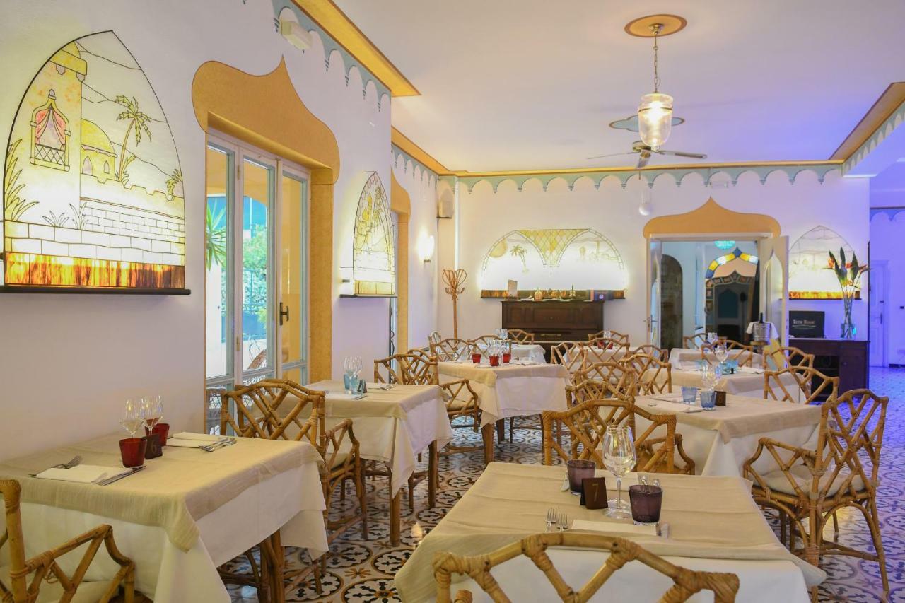 וואריגוטי Hotel Arabesque מראה חיצוני תמונה