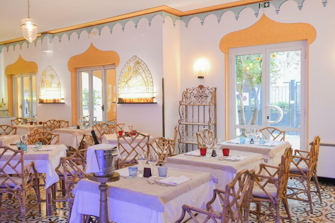 וואריגוטי Hotel Arabesque מראה חיצוני תמונה
