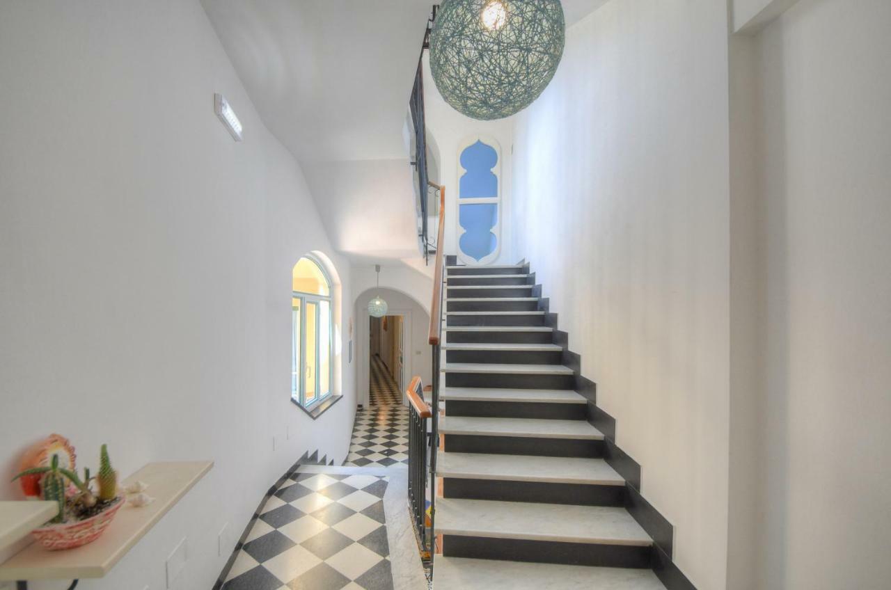 וואריגוטי Hotel Arabesque מראה חיצוני תמונה