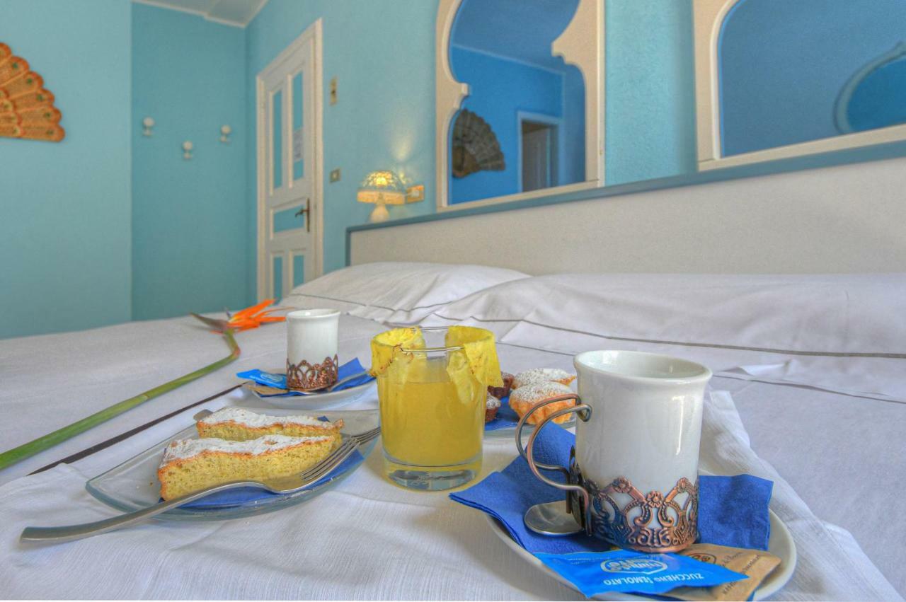 וואריגוטי Hotel Arabesque מראה חיצוני תמונה