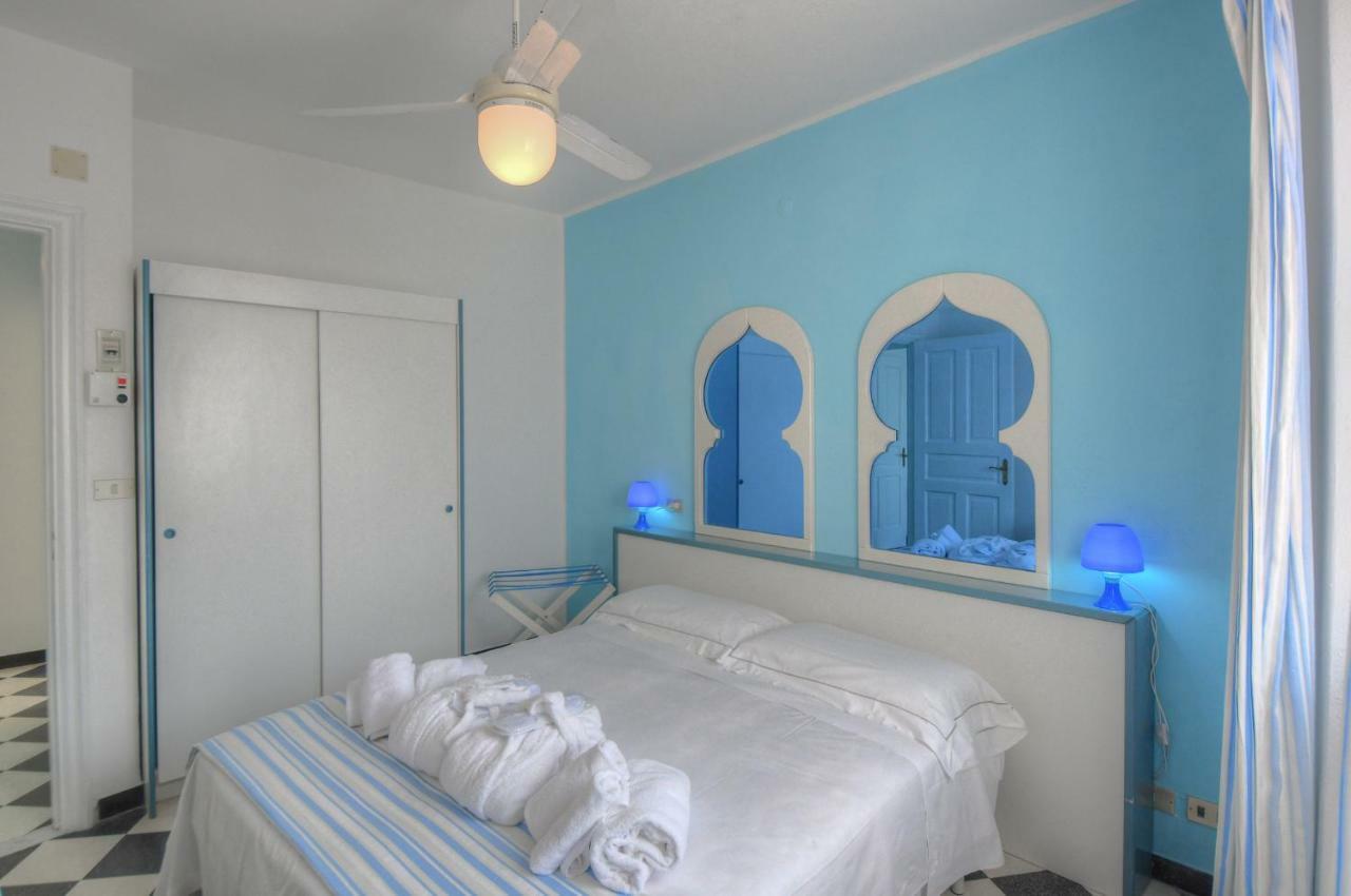 וואריגוטי Hotel Arabesque מראה חיצוני תמונה