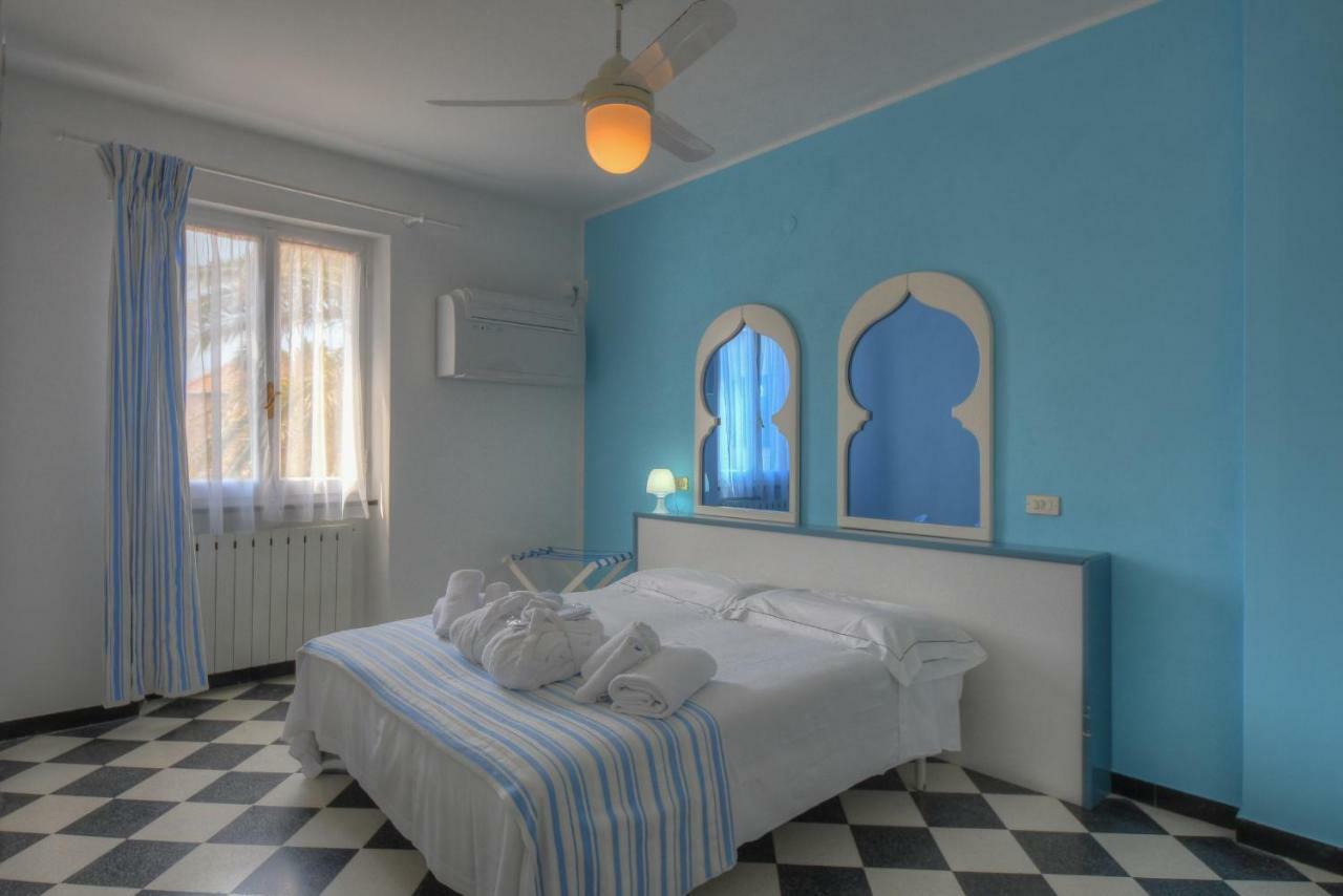 וואריגוטי Hotel Arabesque מראה חיצוני תמונה
