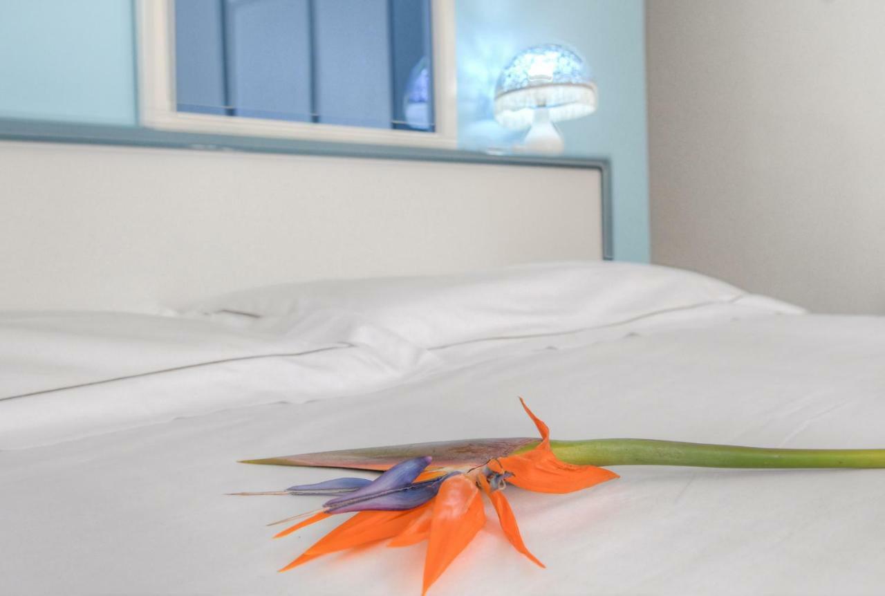 וואריגוטי Hotel Arabesque מראה חיצוני תמונה