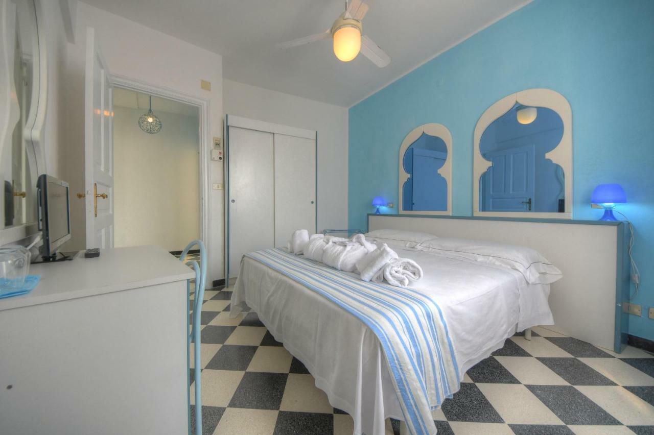 וואריגוטי Hotel Arabesque מראה חיצוני תמונה