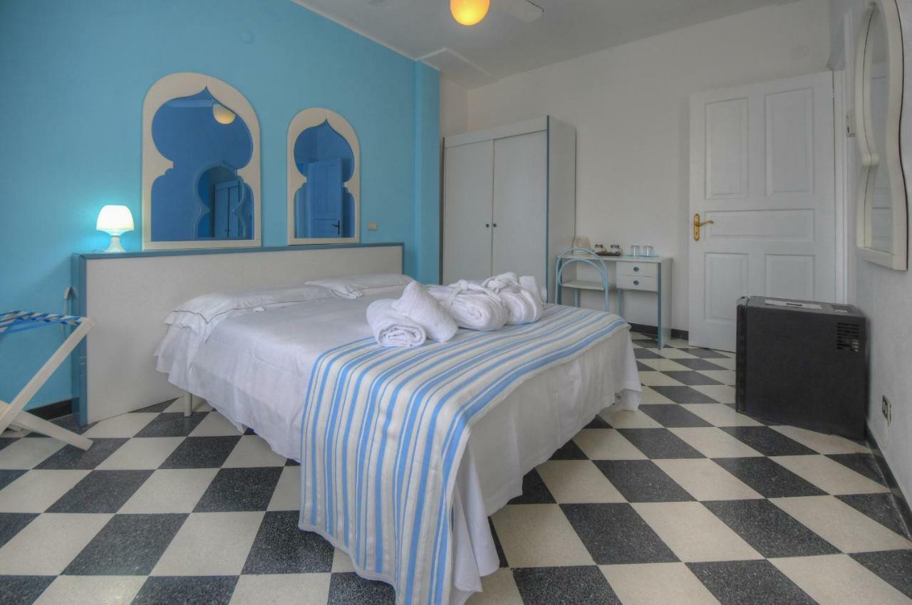 וואריגוטי Hotel Arabesque מראה חיצוני תמונה